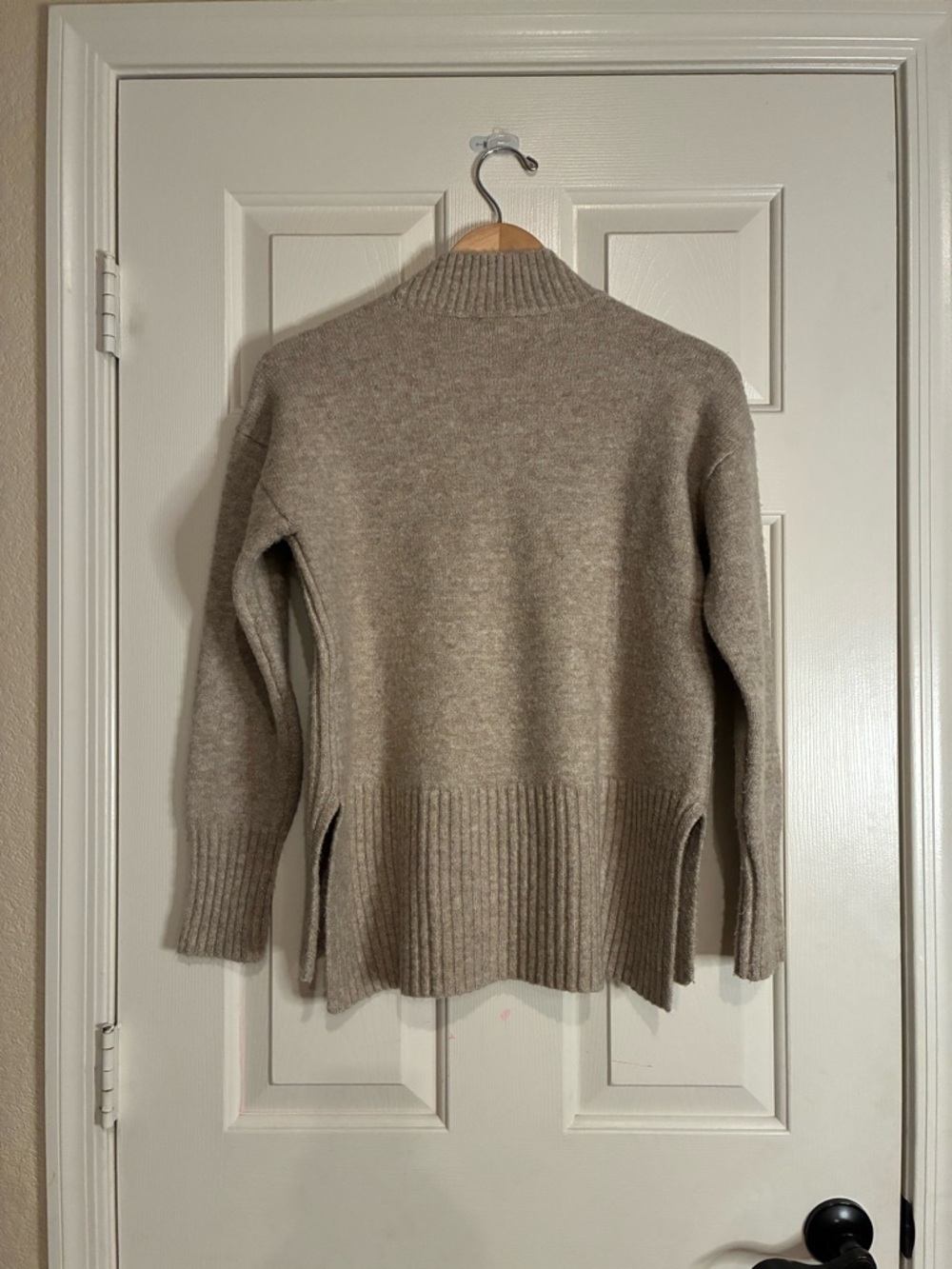 Simply Vera Vera Wang Beige Ribbed Knit Sweater - Picture 2 of 6